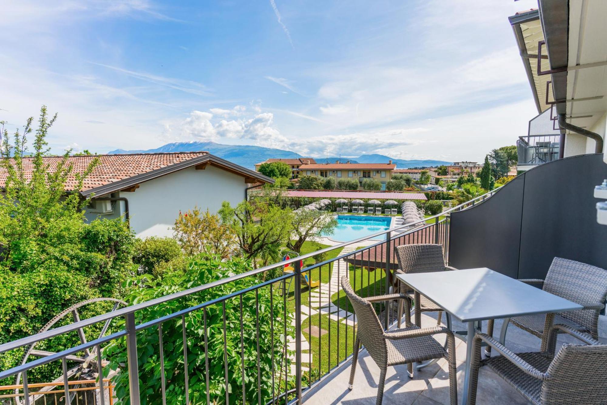 Residence Molino - Holiday Apartments Manerba del Garda Exterior foto