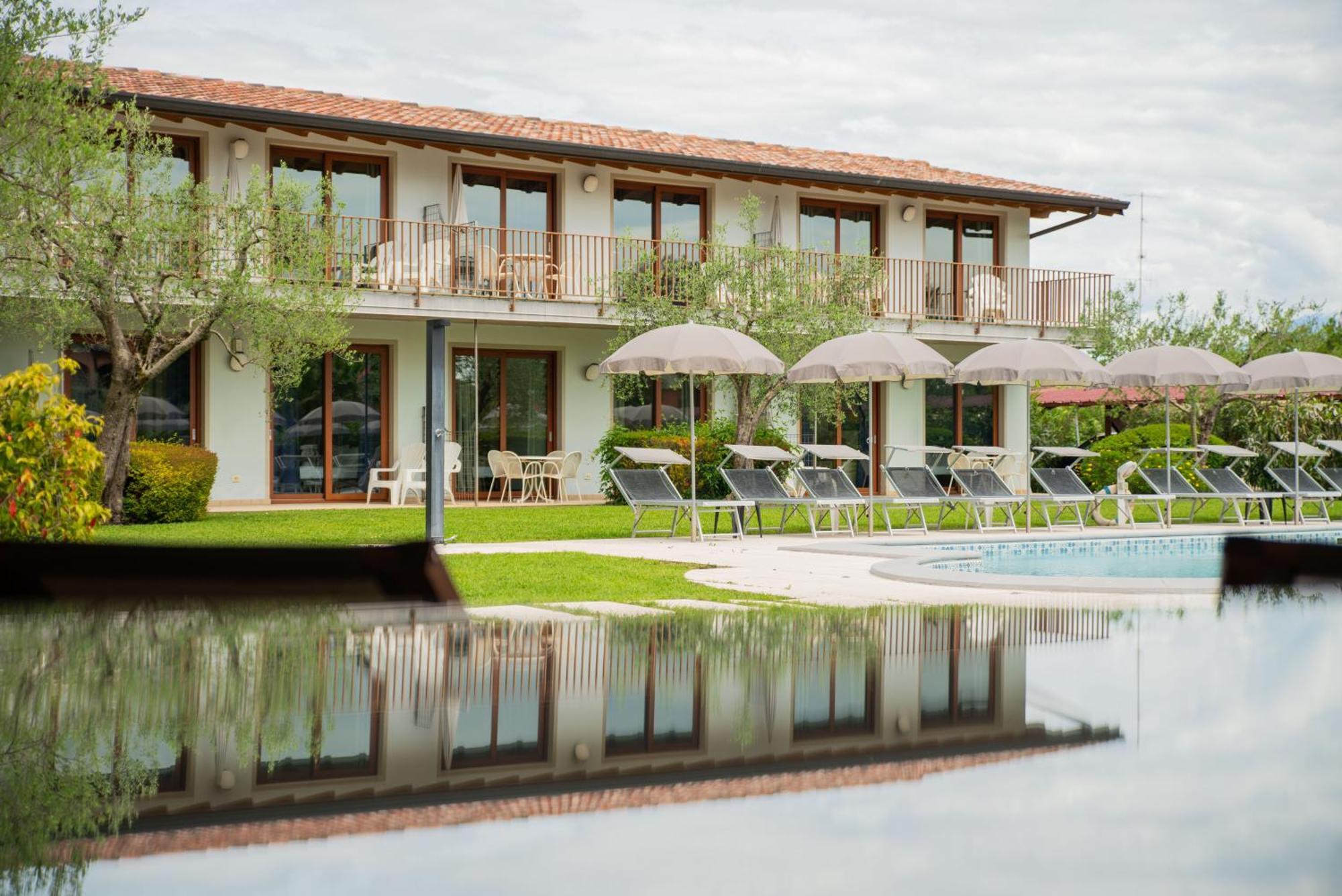 Residence Molino - Holiday Apartments Manerba del Garda Exterior foto